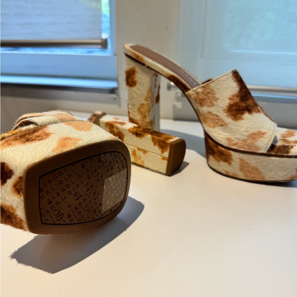 Gianni Bini Brown and Cream Platform Mules - Picture 3 of 4